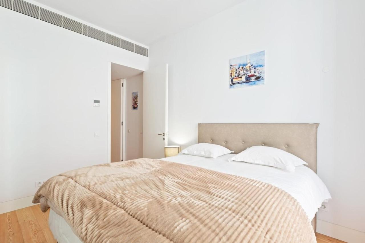 Spacious 1 Bedroom Apartment Near Baixa Lisbona Esterno foto