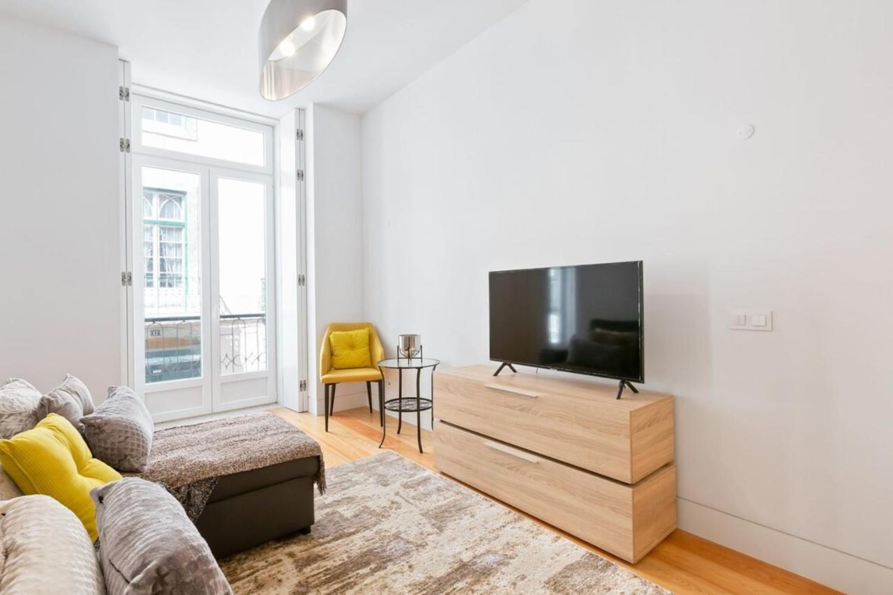 Spacious 1 Bedroom Apartment Near Baixa Lisbona Esterno foto